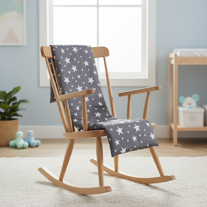 Tour de lit bebe gris avec étoiles blanches sur chaise berçante